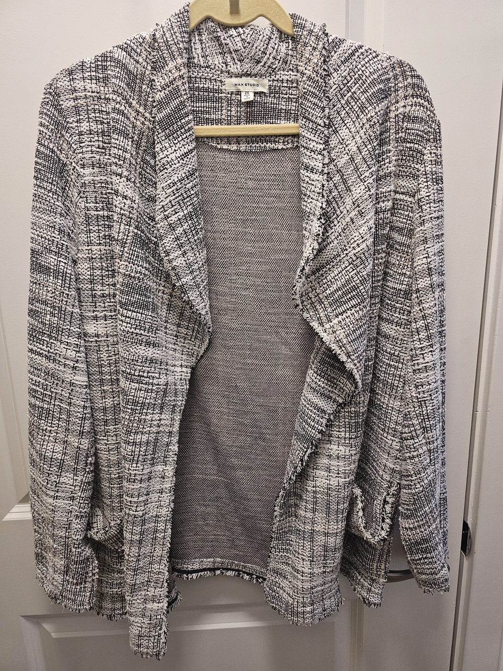Black & White Textured Open-Front Women’s Sweater Cardigan
